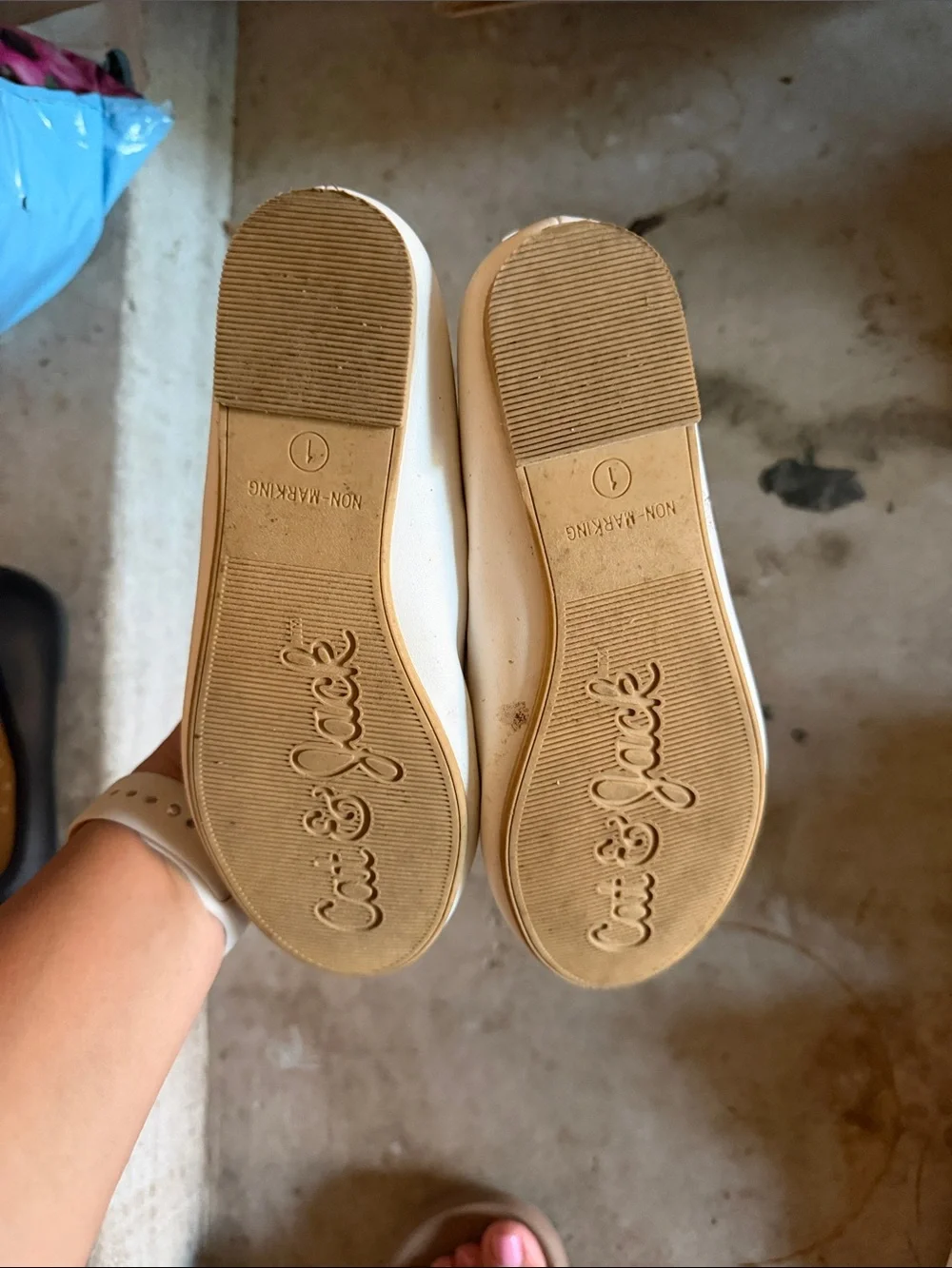 Cat & Jack White Girls' Bow Ballet Flats